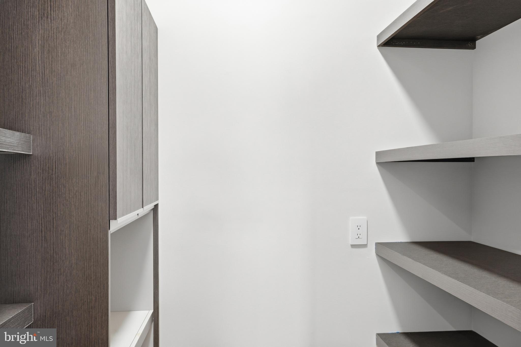 1805 Franklin Avenue McLean, VA 22101 - Photo 37 of 96 a close up of a wall