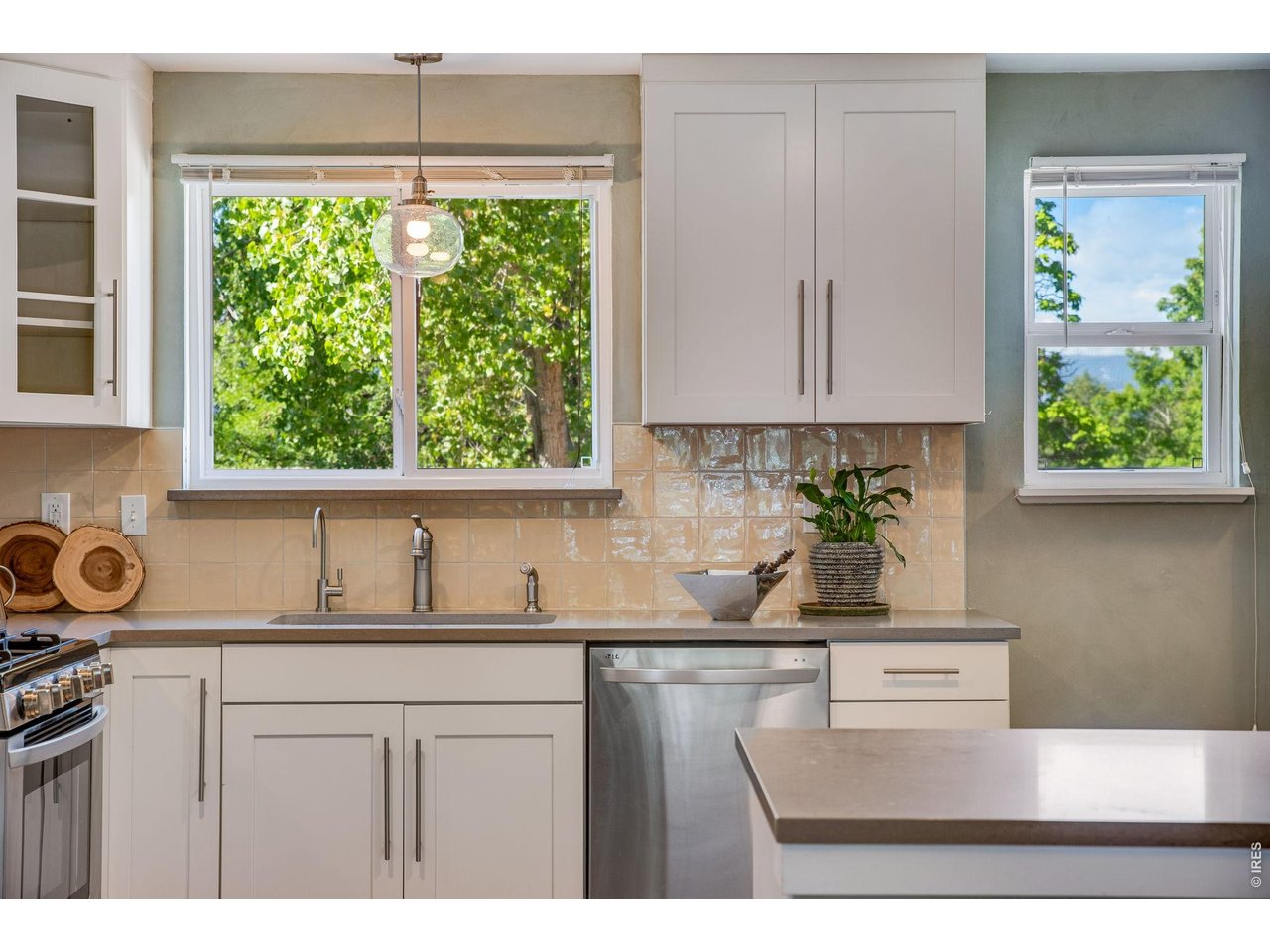 7618 Aberdeen Way Boulder, CO 80301 - Photo 15 of 50 Windowed Kitchen