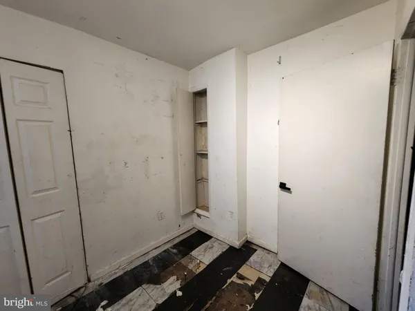 a view of utility room