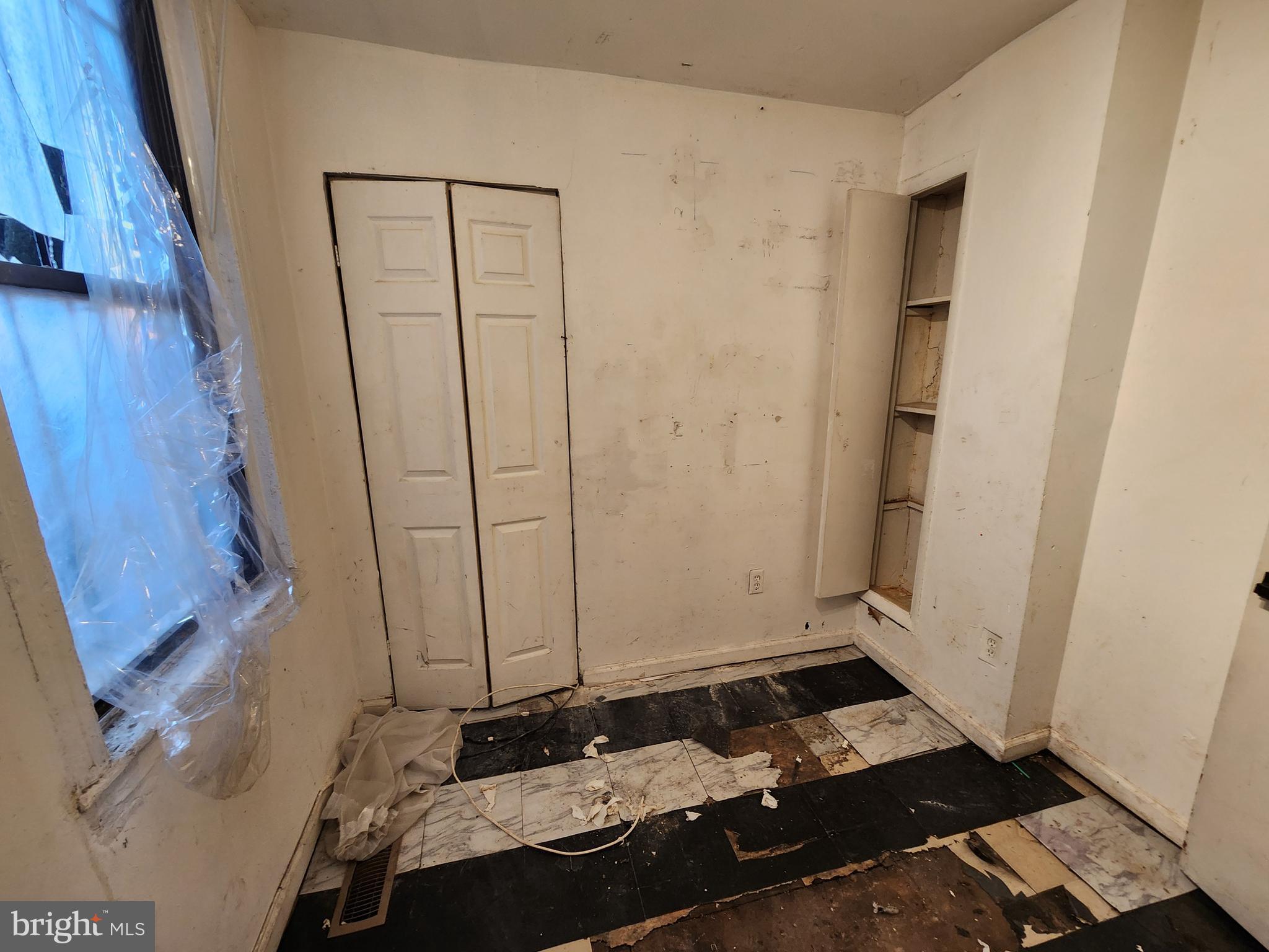 328 North Paca Street Baltimore, MD 21201 - Photo 9 of 32