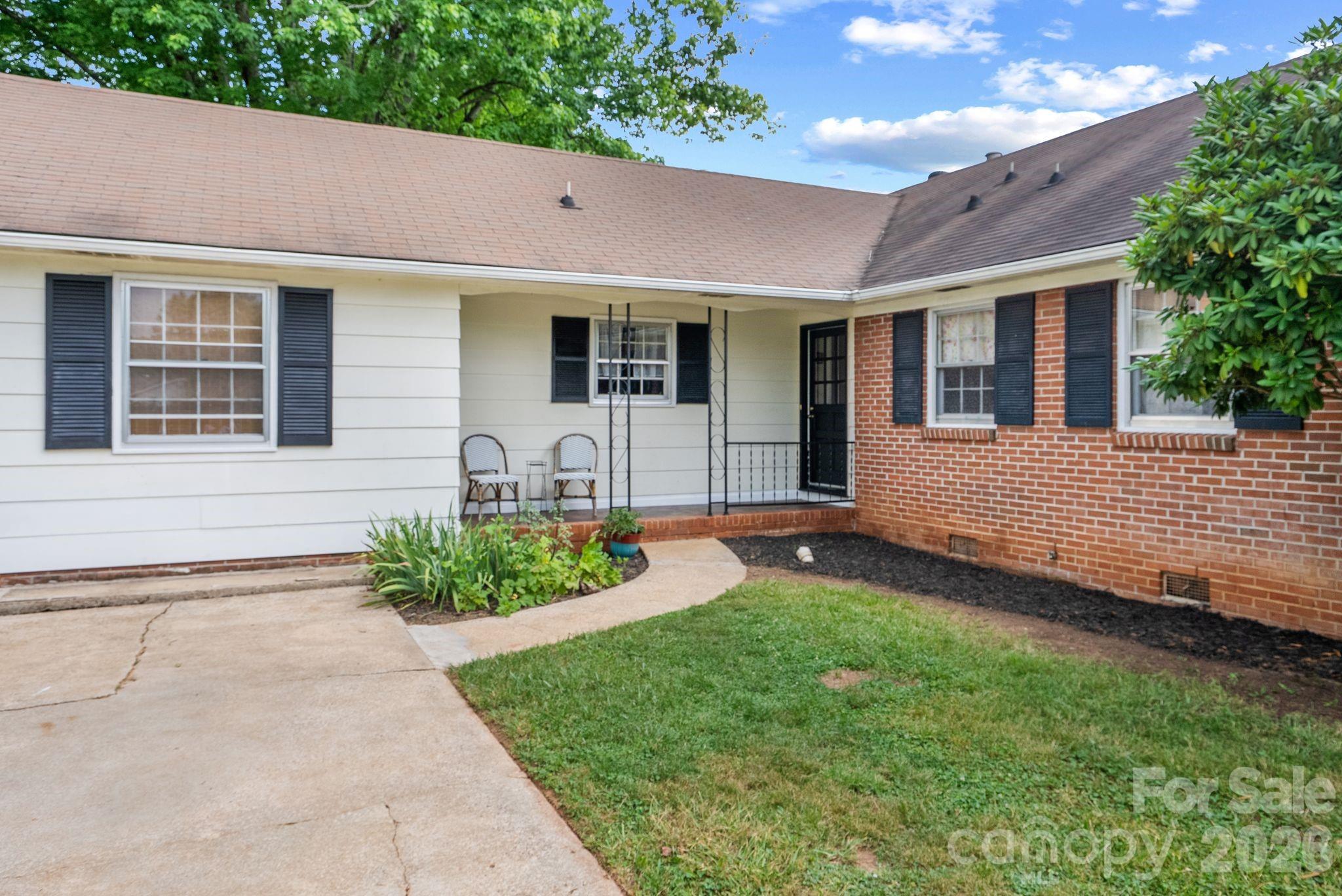 115 Bent Creek Ranch Road Asheville, NC 28806 - Photo 2 of 10