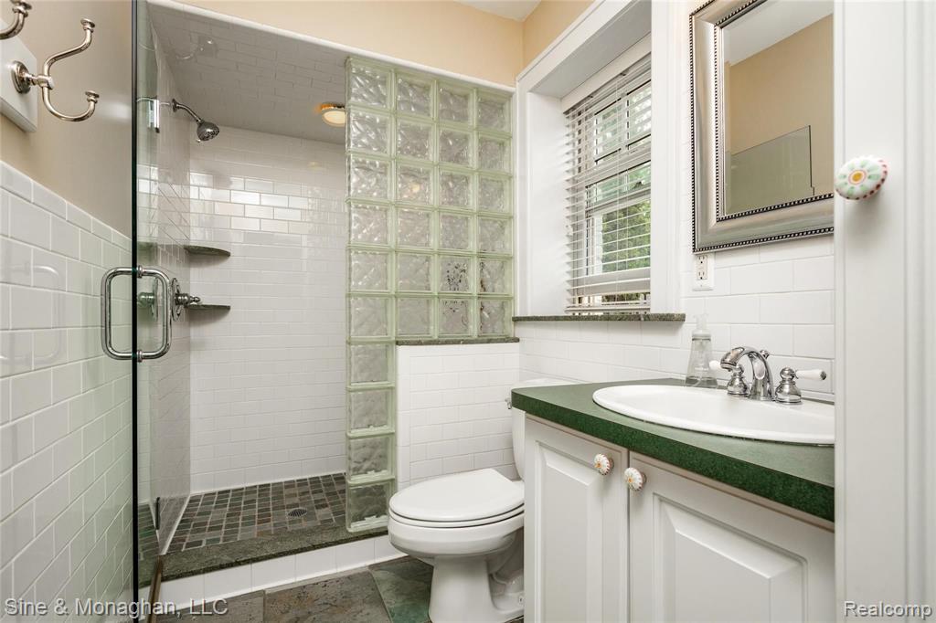 1114 Berkshire Road Grosse Pointe Park, MI 48230 - Photo 21 of 49