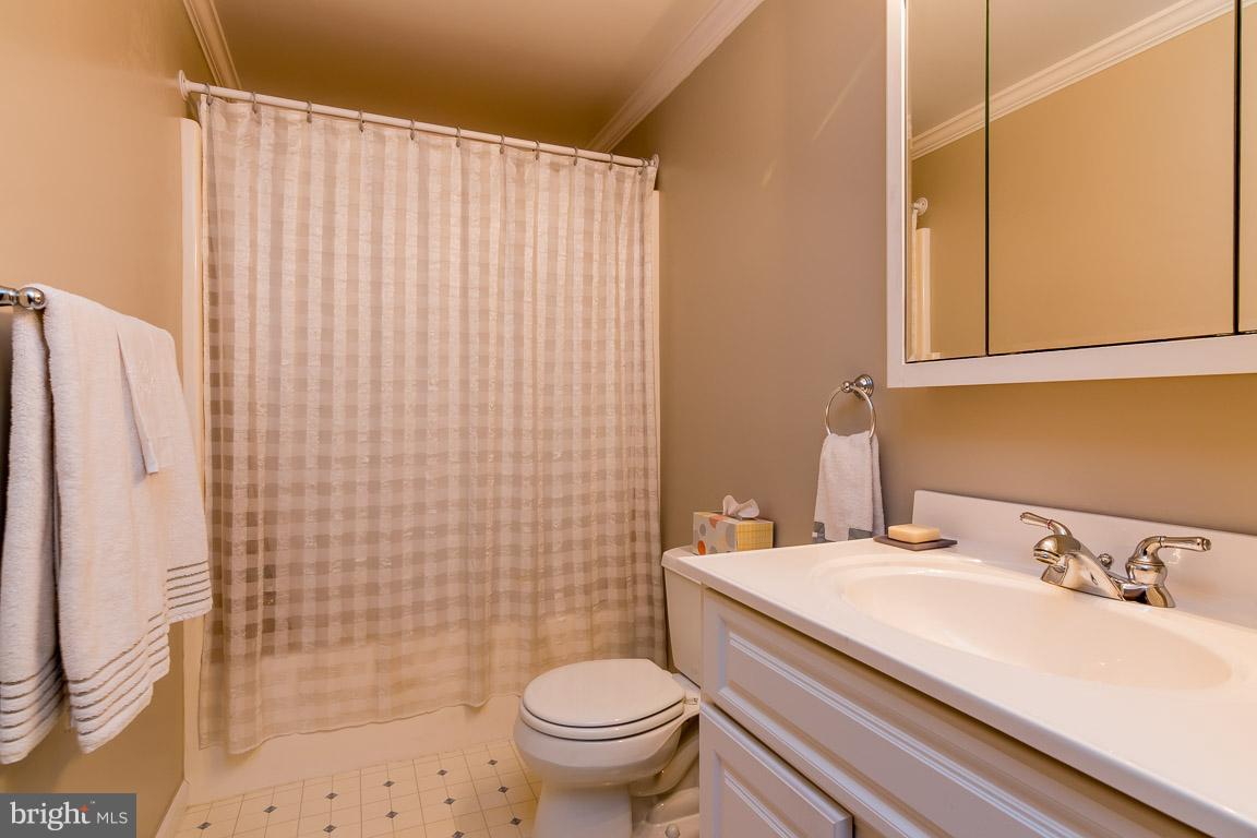 4540 Ambermill Road Baltimore, MD 21236 - Photo 22 of 30 Hall Bath