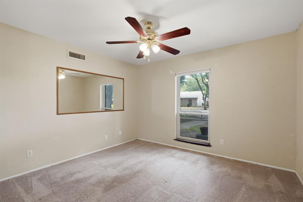 5052 Arbor Glen Road The Colony, TX 75056 - Photo 13 of 22