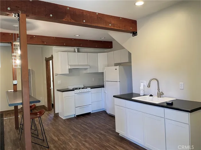 $1,300 | 350 Highway 173, Lake Arrowhead, CA 92352