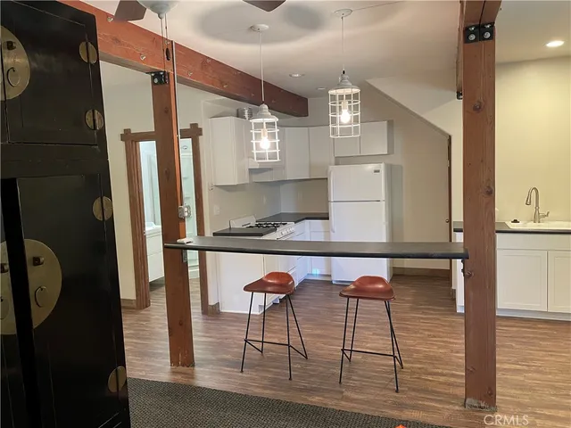 $1,300 | 350 Highway 173, Lake Arrowhead, CA 92352