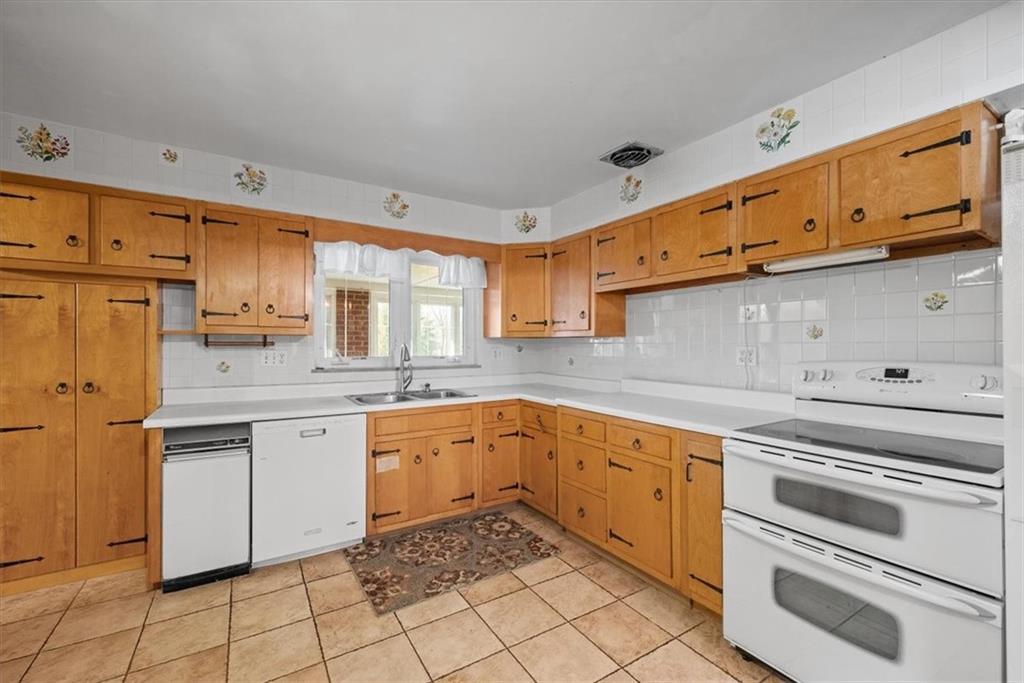 1525 Powers Run Road Pittsburgh, PA 15238 - Photo 23 of 38 Gallery Image 23