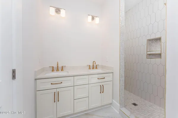 $3,800 | 110 Seagate Place, Wilmington, NC 28403