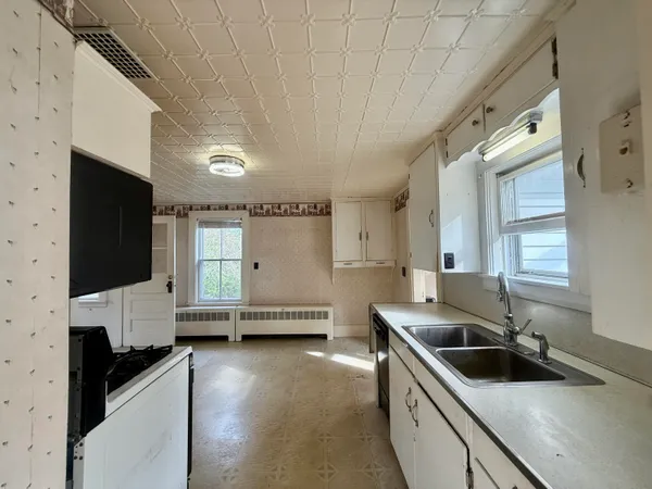 $325,000 | 102 South Burnt Cove Road, Stonington, ME 04681