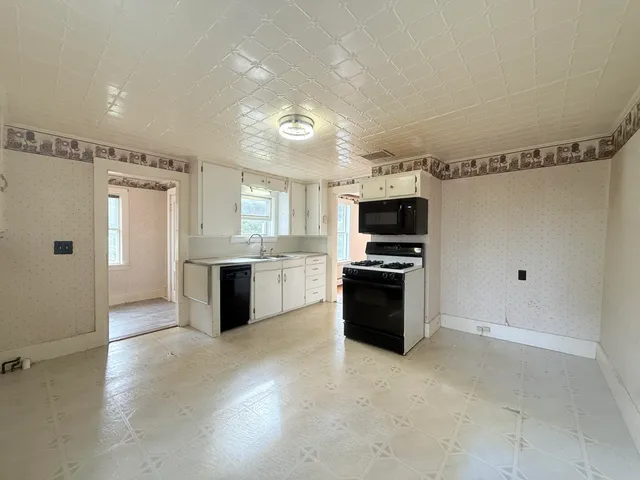 $325,000 | 102 South Burnt Cove Road, Stonington, ME 04681