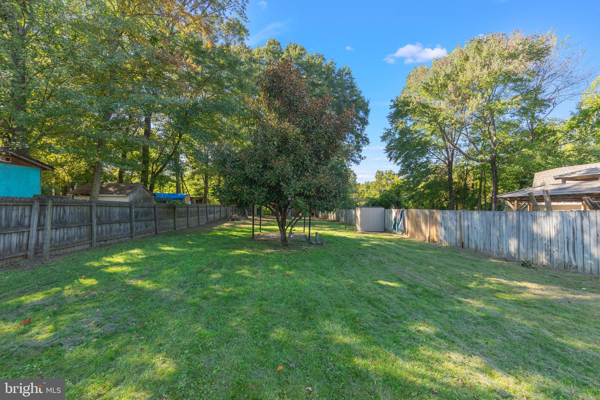 8121 Elizabeth Road Pasadena, MD 21122 - Photo 3 of 34 Gallery Image 3