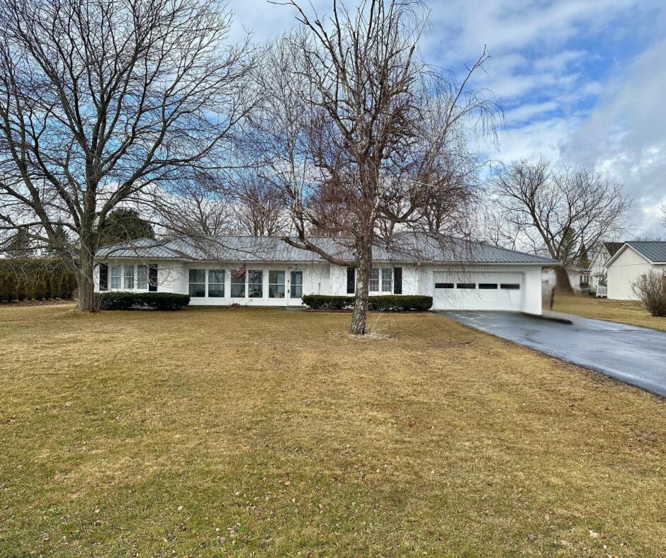 328 Lake Street Rouses Point, NY 12979 - Photo 1 of 51 Gallery Image 1