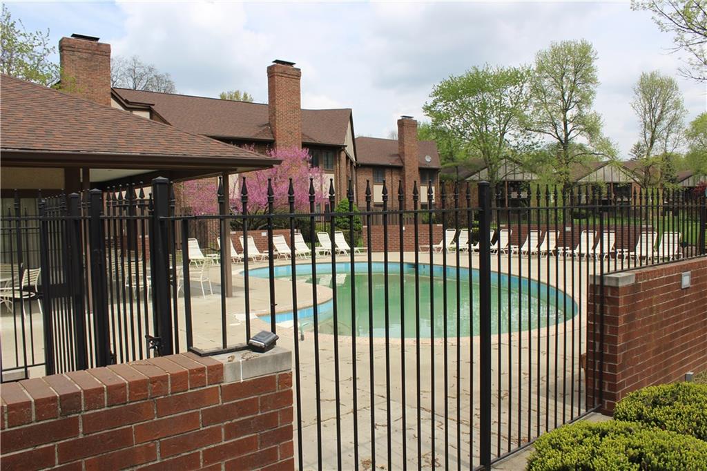2129 Rome Drive, Unit B Indianapolis, IN 46228 - Photo 16 of 17 Gallery Image 16