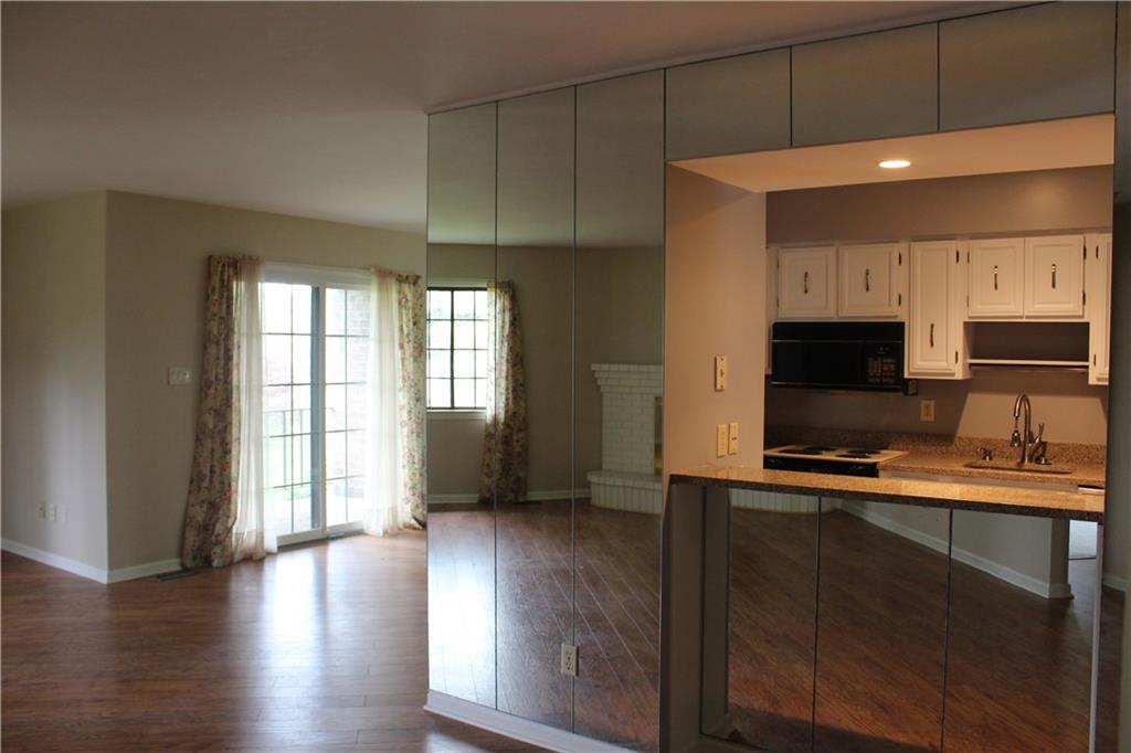 2129 Rome Drive, Unit B Indianapolis, IN 46228 - Photo 4 of 17 Gallery Image 4