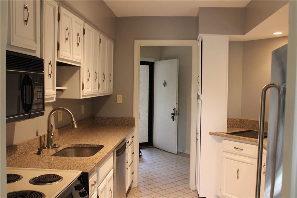 2129 Rome Drive, Unit B Indianapolis, IN 46228 - Photo 7 of 17 Gallery Image 7