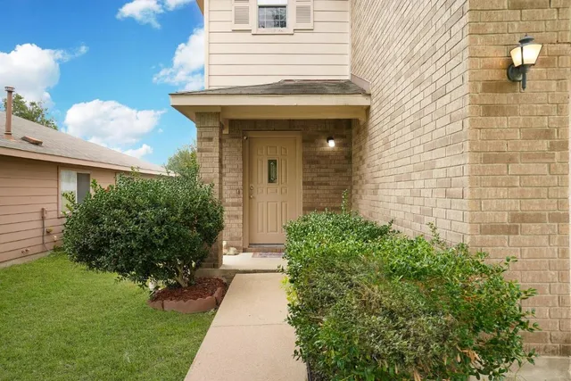 $2,300 | 140 Opal Lake Drive, Kyle, TX 78640