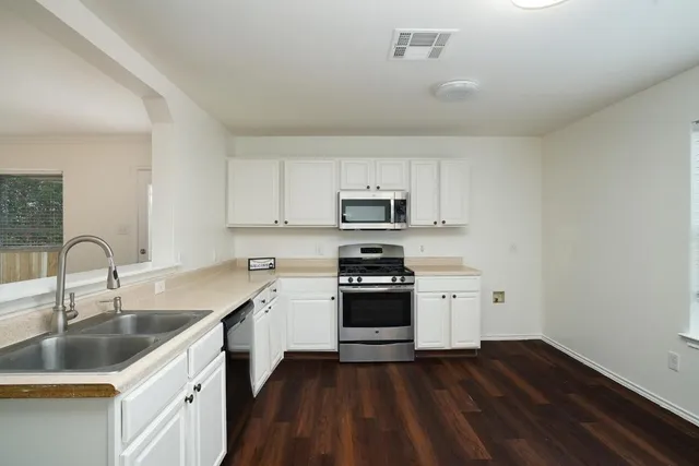 $2,300 | 140 Opal Lake Drive, Kyle, TX 78640