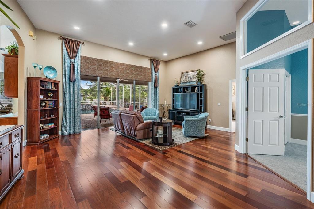 2905 Manor Ridge Place Valrico, FL 33596 - Photo 8 of 47 Gallery Image 8