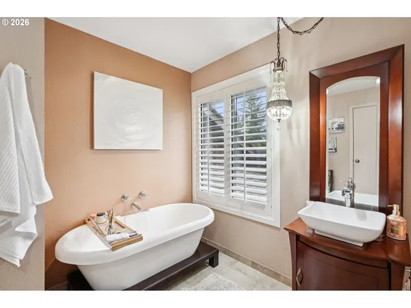 $525,000 | 100 Inglewood Park, Longview, WA 98632