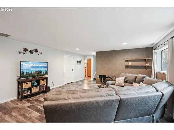 $525,000 | 100 Inglewood Park, Longview, WA 98632