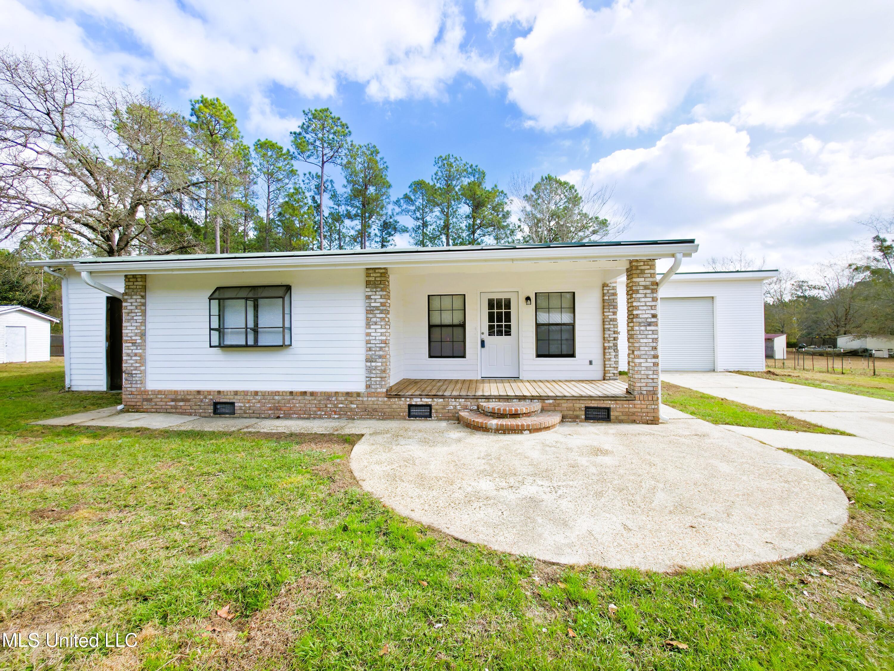 21478 Dye Road Saucier, MS 39574 - Photo 2 of 34 20260106_113418