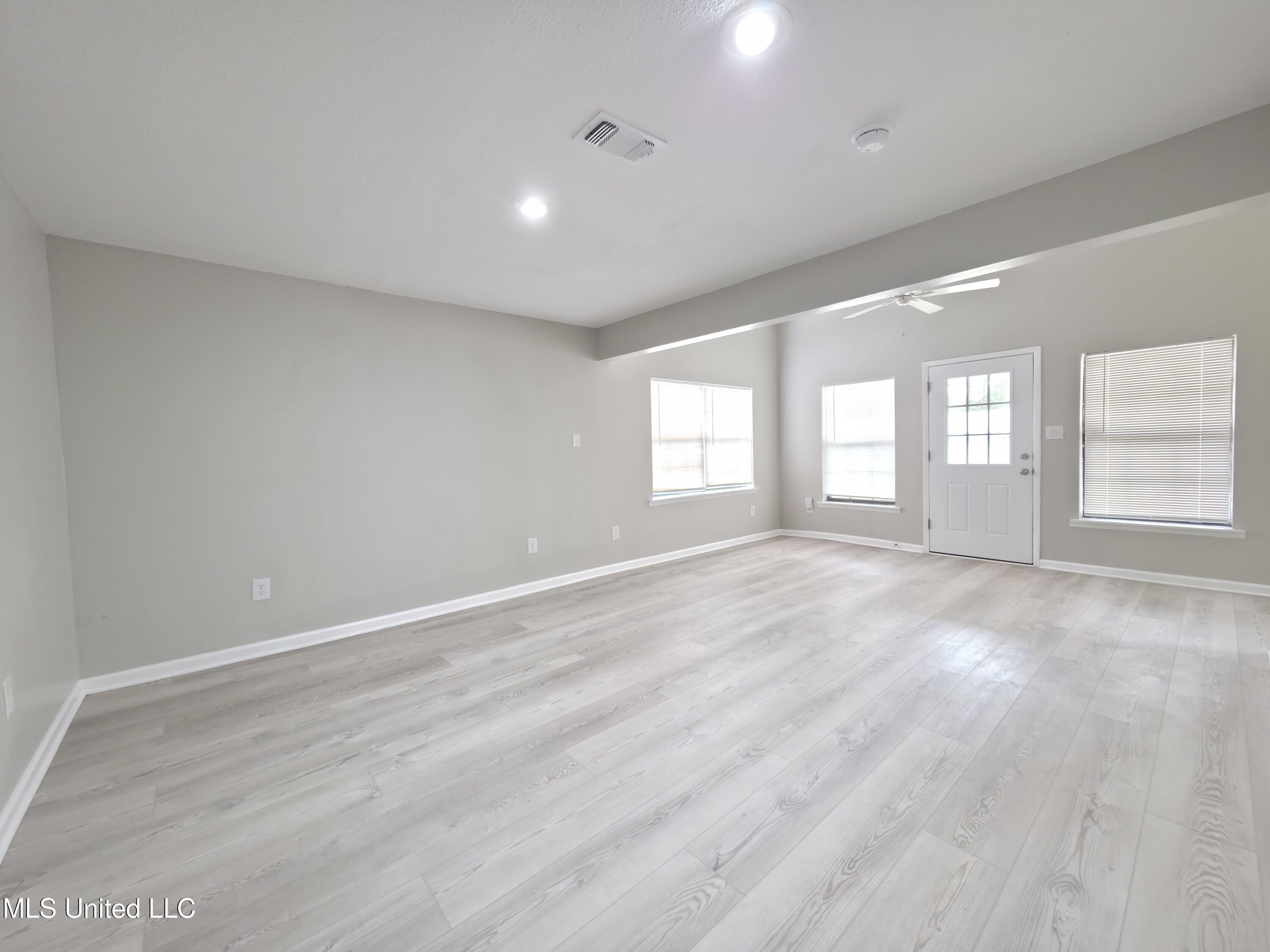 21478 Dye Road Saucier, MS 39574 - Photo 9 of 34 20260106_105750