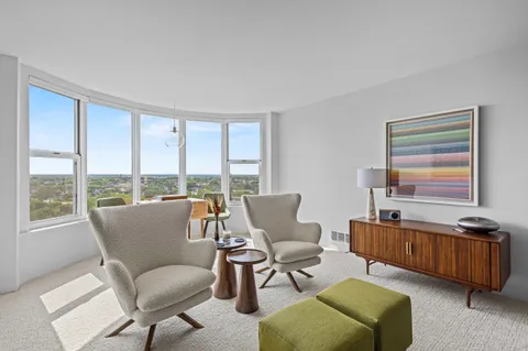 $308,000 | 2525 South Shore Drive, Unit 14C, Milwaukee, WI 53207