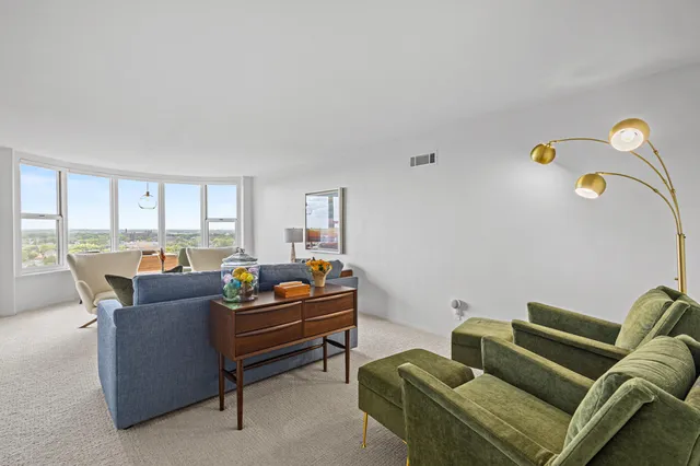 $308,000 | 2525 South Shore Drive, Unit 14C, Milwaukee, WI 53207