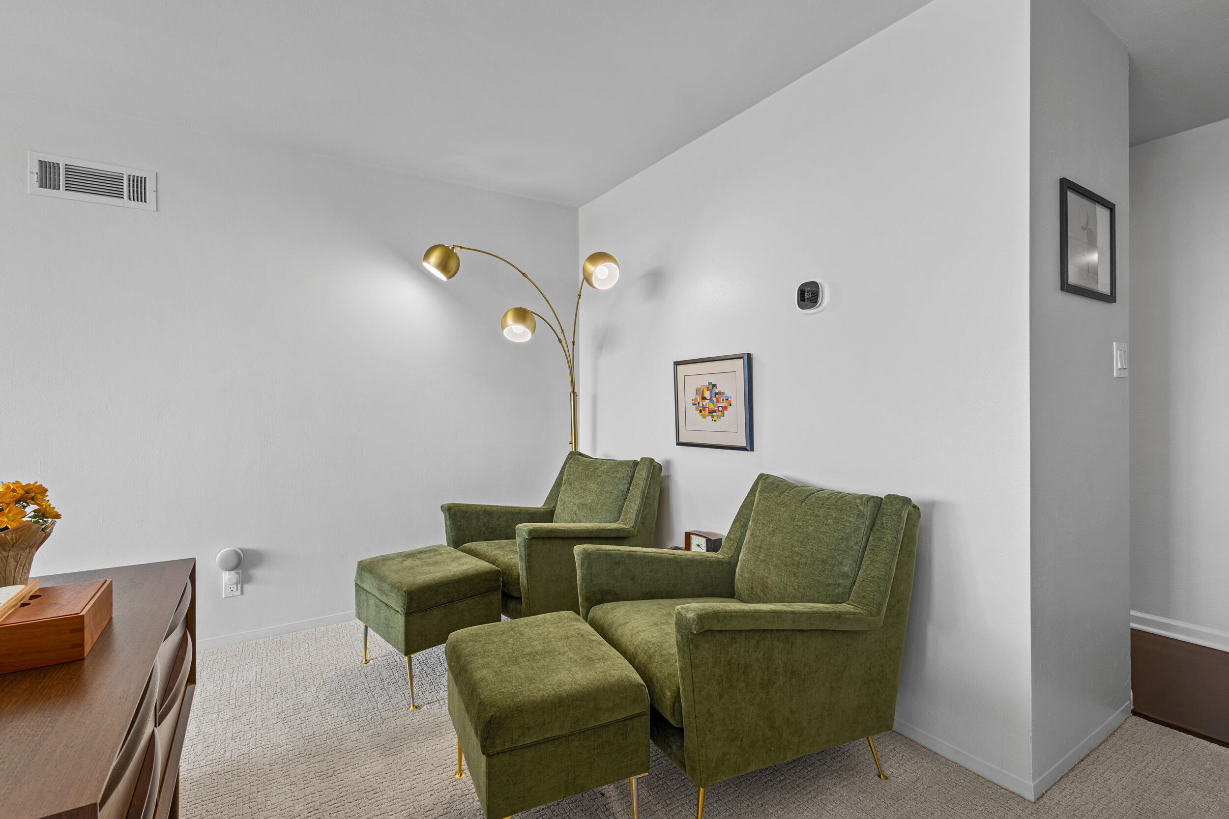 2525 South Shore Drive, Unit 14C Milwaukee, WI 53207 - Photo 12 of 58 6_img_9280