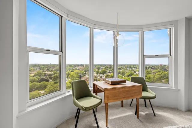 $308,000 | 2525 South Shore Drive, Unit 14C, Milwaukee, WI 53207