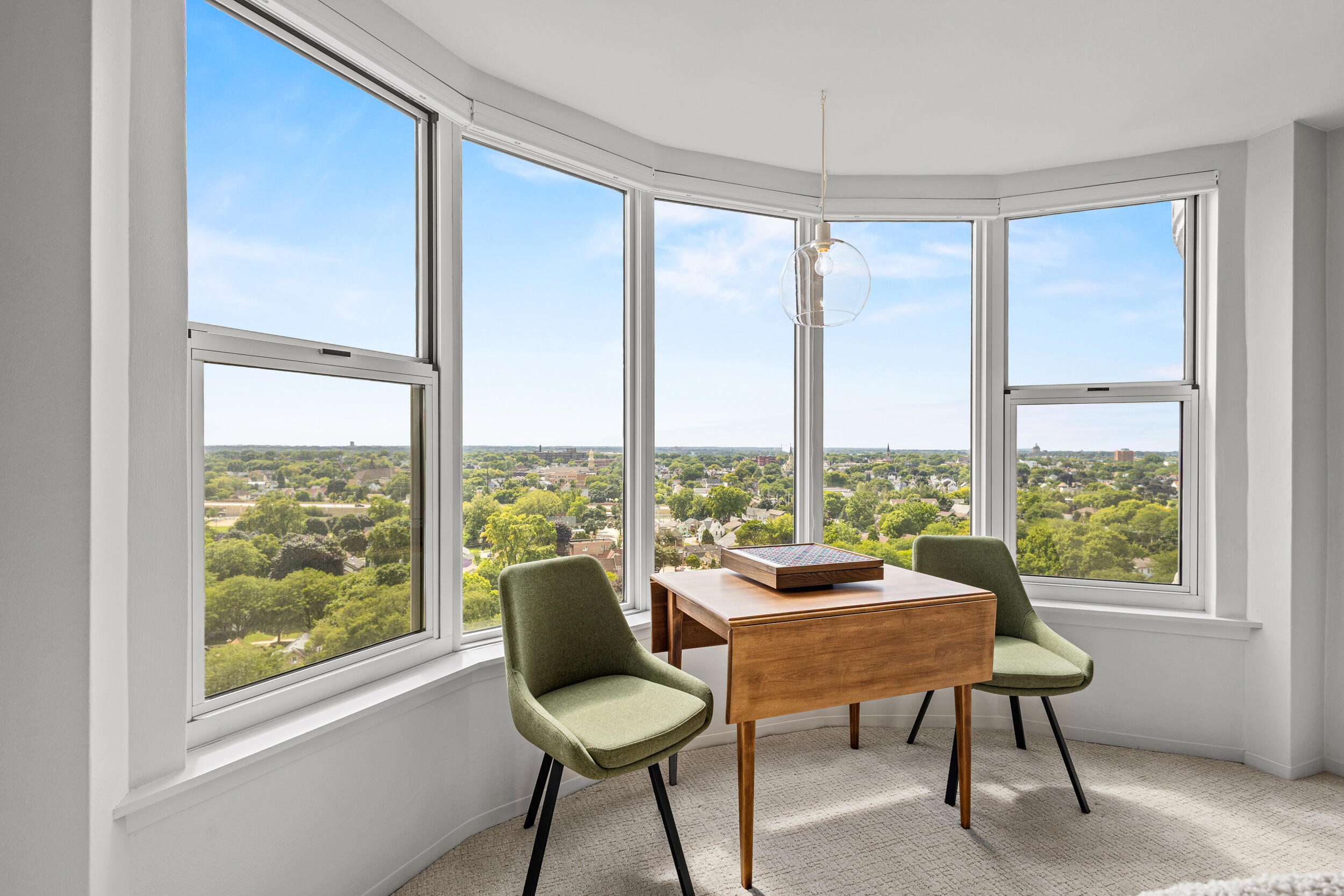 2525 South Shore Drive, Unit 14C Milwaukee, WI 53207 - Photo 18 of 58 13_img_9313