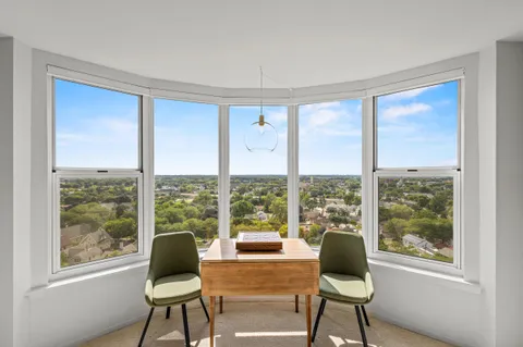 $308,000 | 2525 South Shore Drive, Unit 14C, Milwaukee, WI 53207