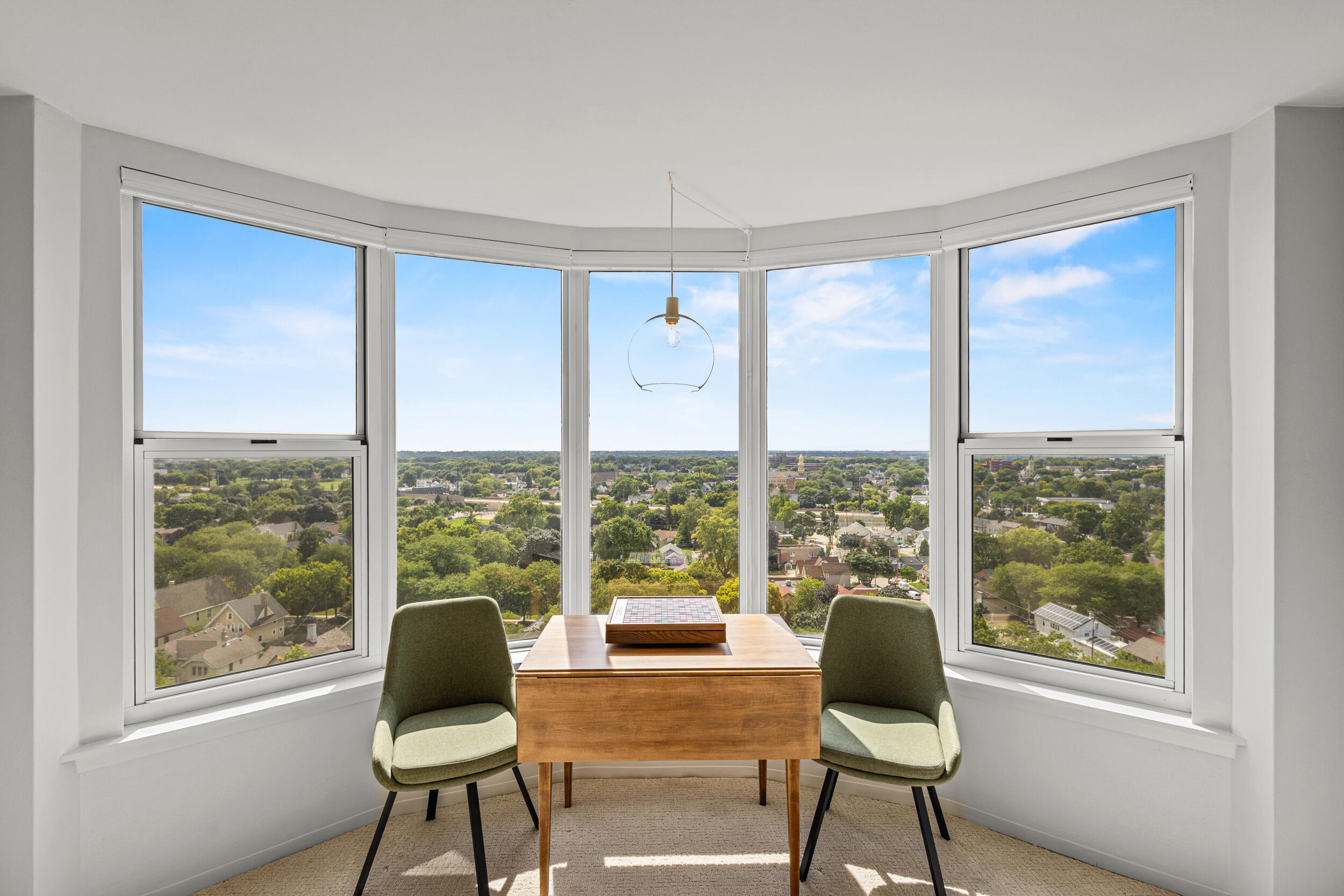 2525 South Shore Drive, Unit 14C Milwaukee, WI 53207 - Photo 19 of 58 14_img_9319