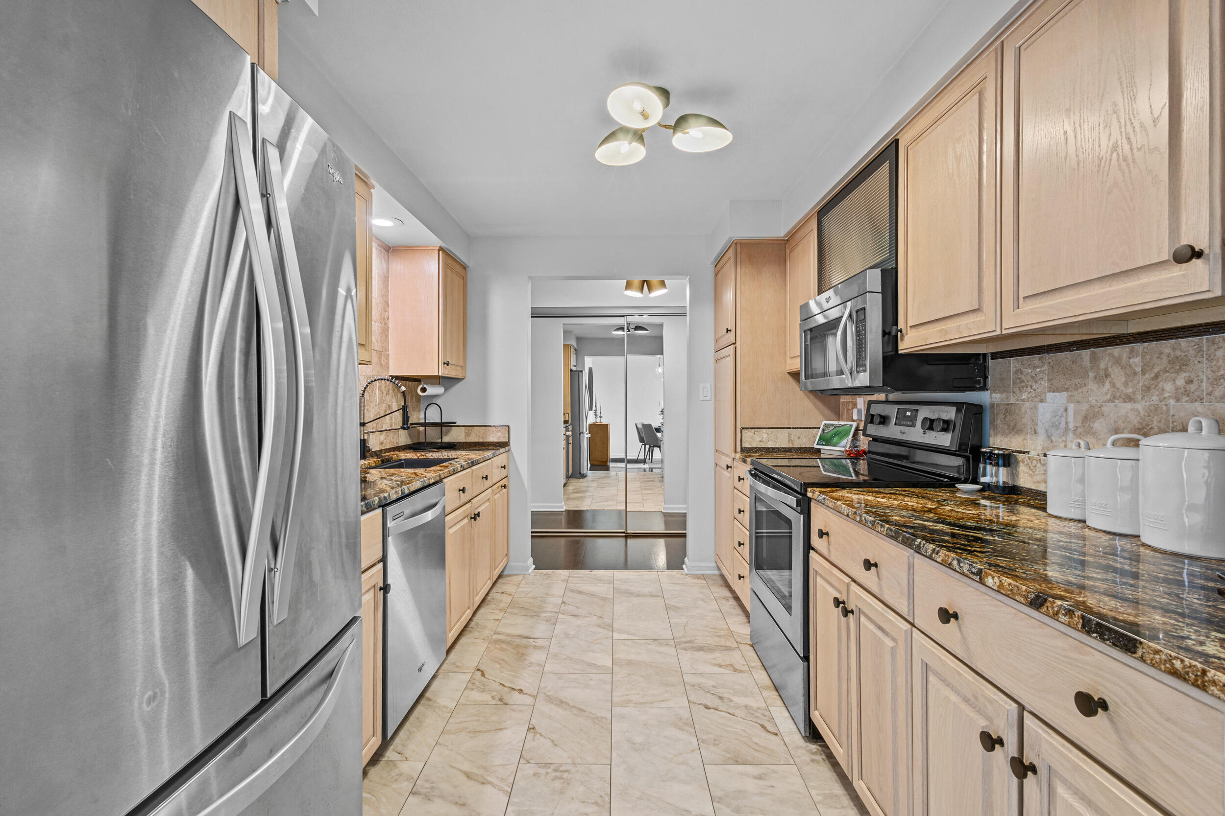 2525 South Shore Drive, Unit 14C Milwaukee, WI 53207 - Photo 21 of 58 17_img_9331