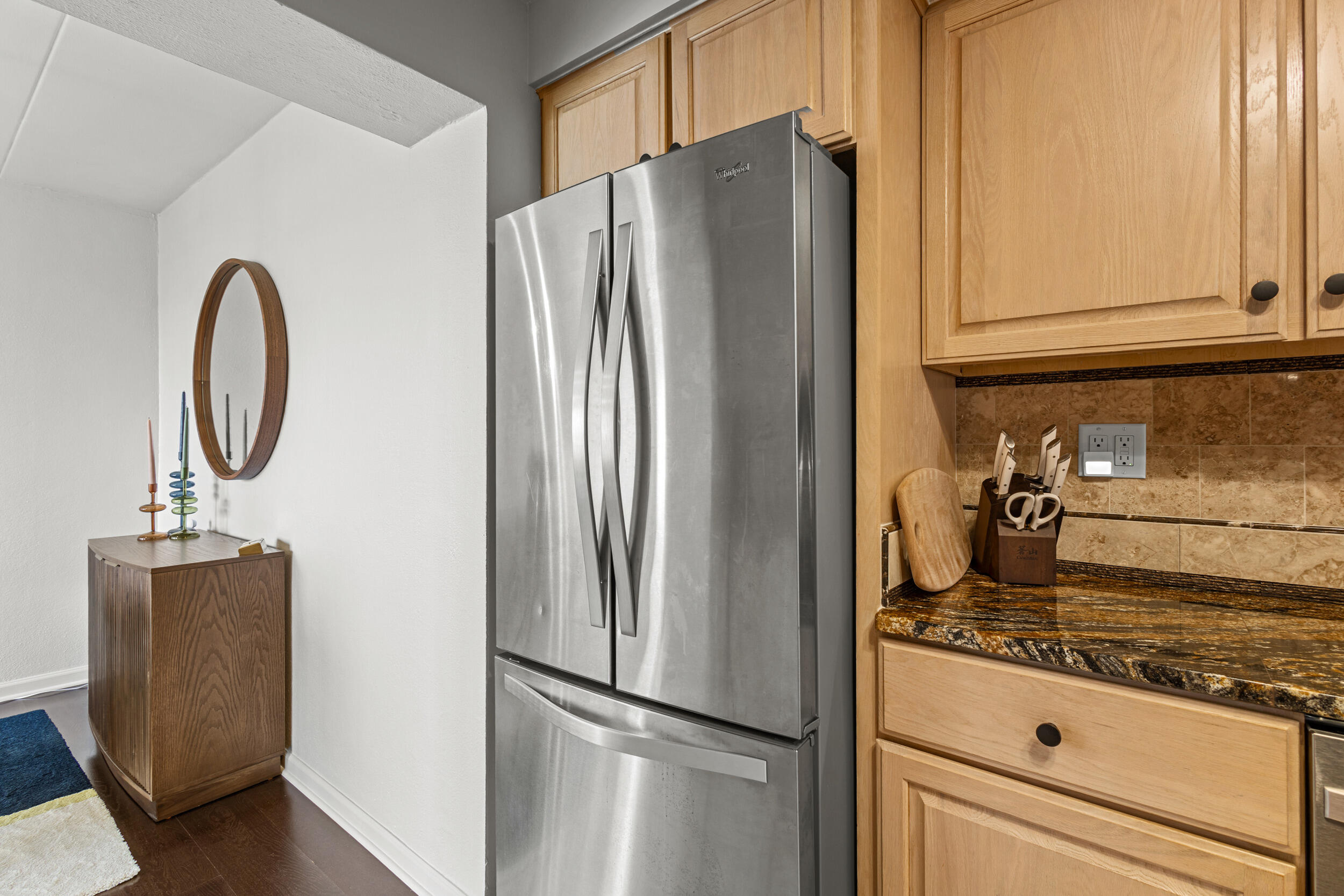 2525 South Shore Drive, Unit 14C Milwaukee, WI 53207 - Photo 25 of 58 21_img_9343