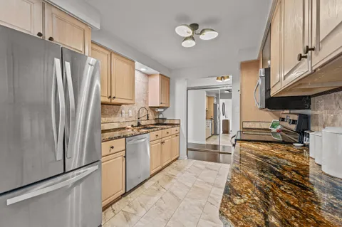 $308,000 | 2525 South Shore Drive, Unit 14C, Milwaukee, WI 53207