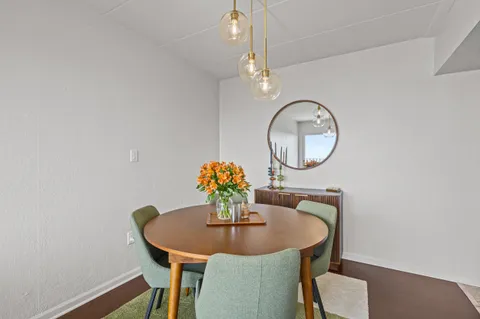 $308,000 | 2525 South Shore Drive, Unit 14C, Milwaukee, WI 53207