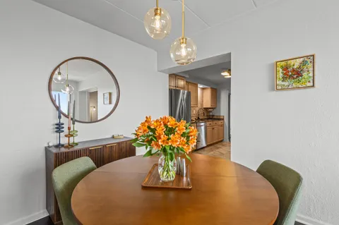 $308,000 | 2525 South Shore Drive, Unit 14C, Milwaukee, WI 53207