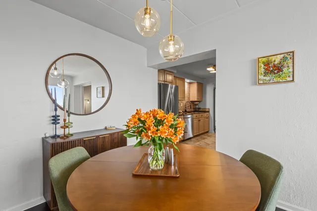 $308,000 | 2525 South Shore Drive, Unit 14C, Milwaukee, WI 53207