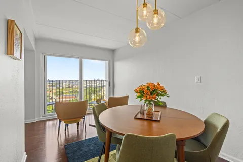 $308,000 | 2525 South Shore Drive, Unit 14C, Milwaukee, WI 53207