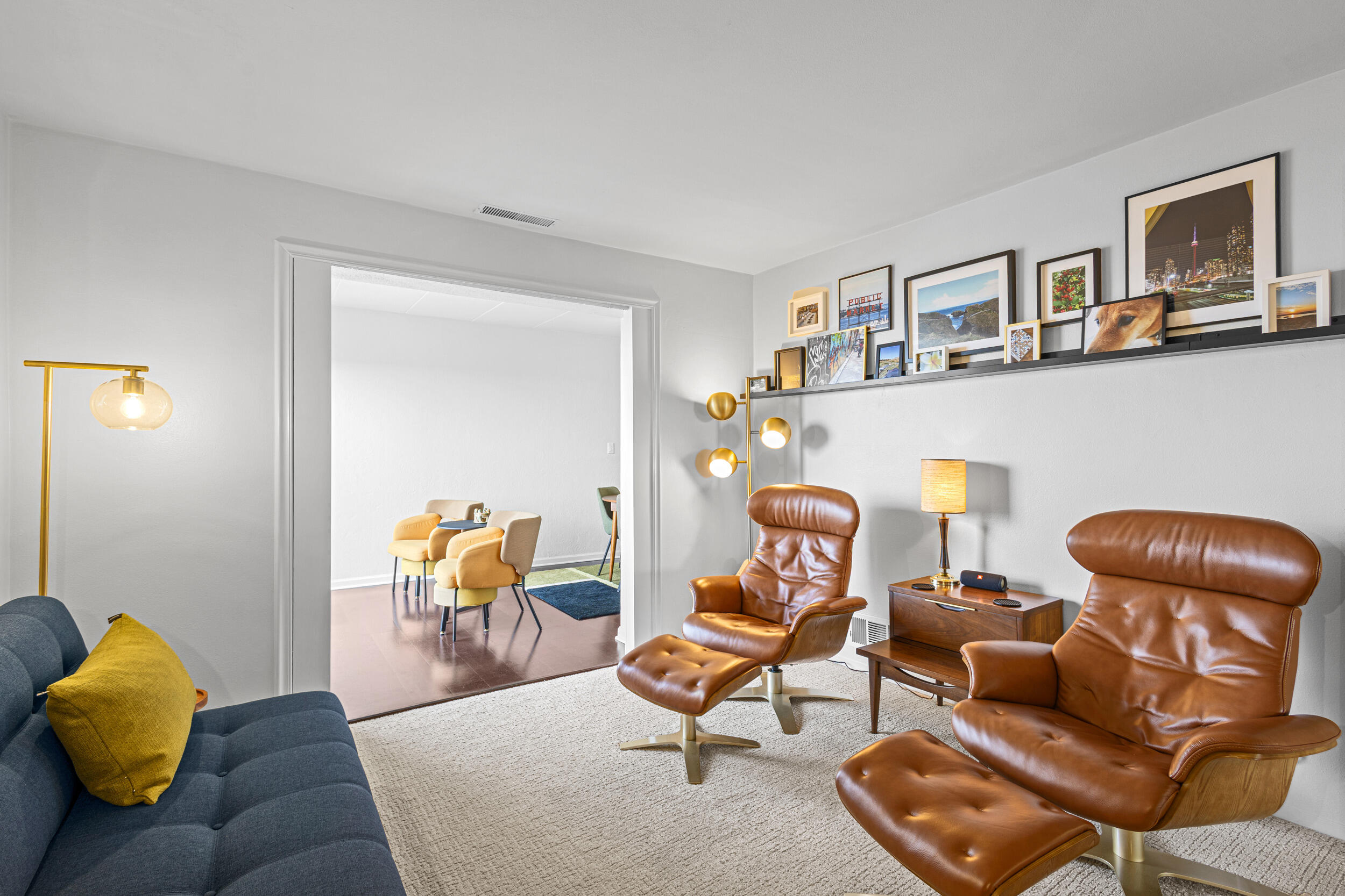 2525 South Shore Drive, Unit 14C Milwaukee, WI 53207 - Photo 3 of 58 34_img_9397