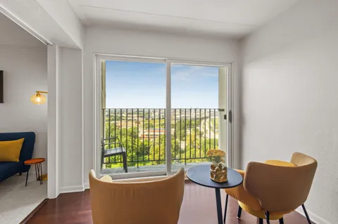 $308,000 | 2525 South Shore Drive, Unit 14C, Milwaukee, WI 53207