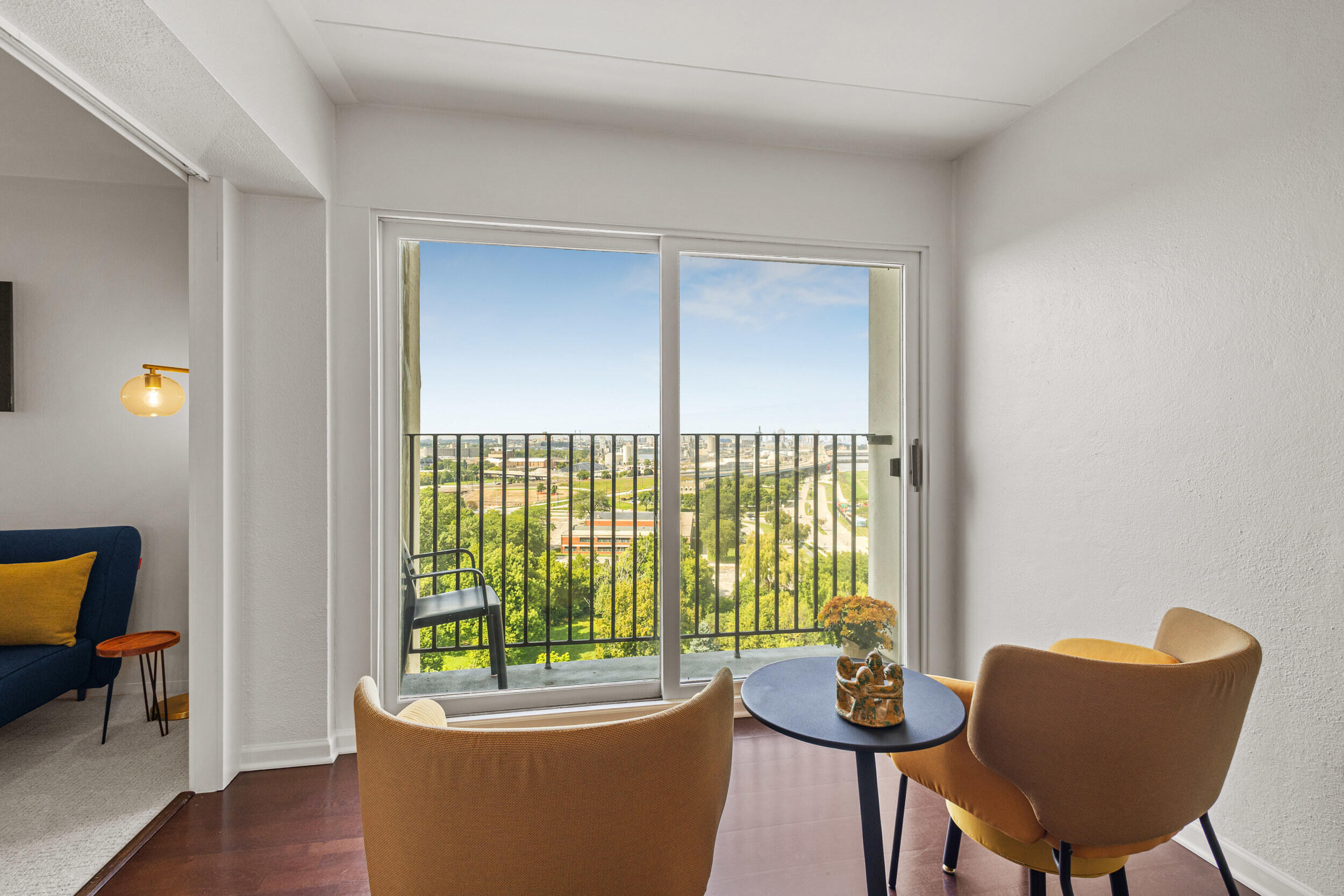 2525 South Shore Drive, Unit 14C Milwaukee, WI 53207 - Photo 33 of 58 29_img_9373