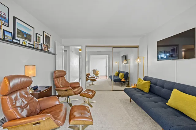 $308,000 | 2525 South Shore Drive, Unit 14C, Milwaukee, WI 53207