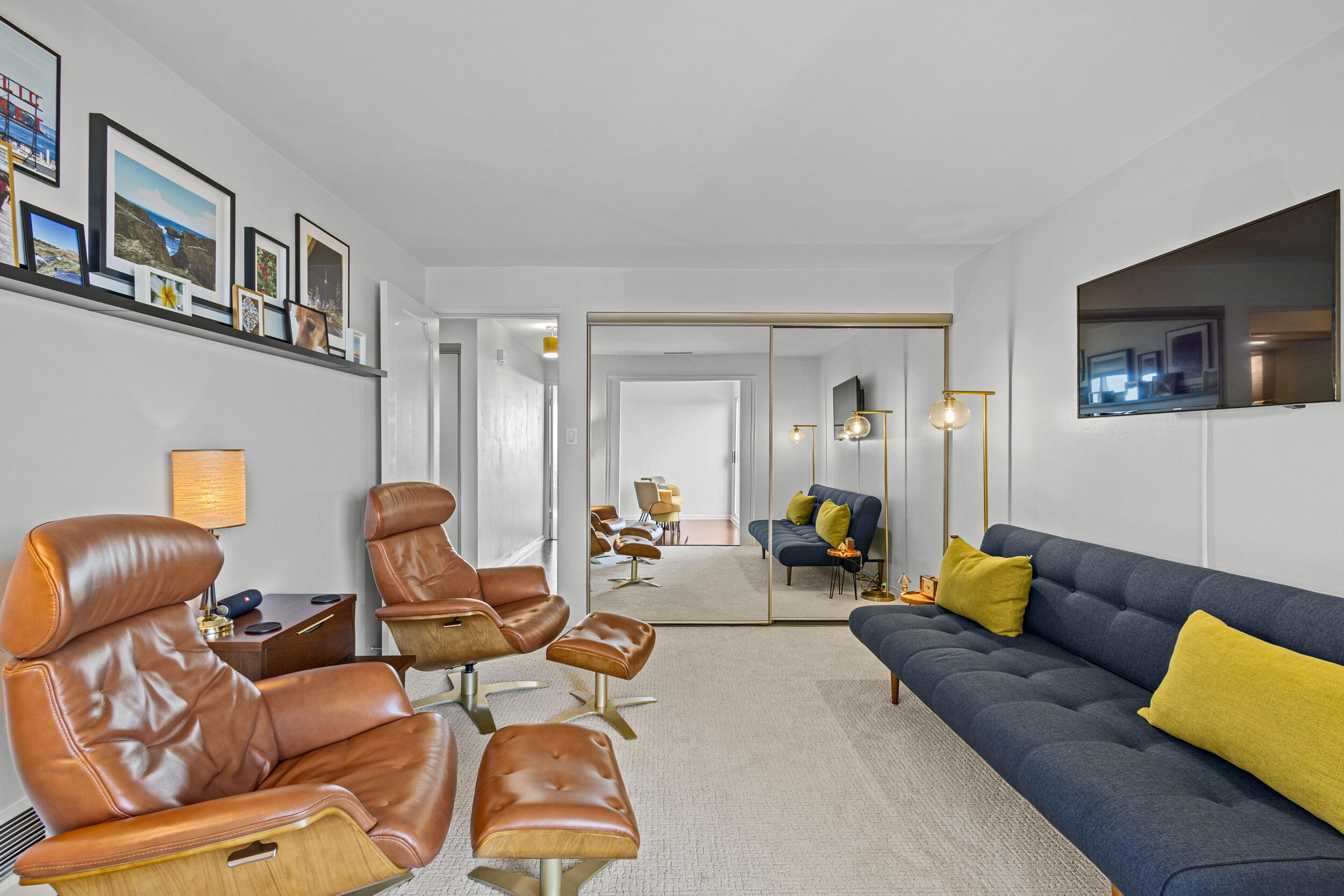 2525 South Shore Drive, Unit 14C Milwaukee, WI 53207 - Photo 36 of 58 33_img_9498