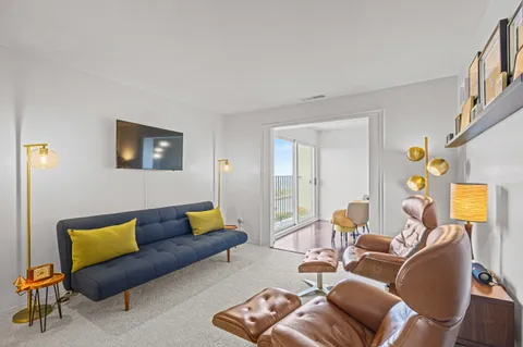 $308,000 | 2525 South Shore Drive, Unit 14C, Milwaukee, WI 53207