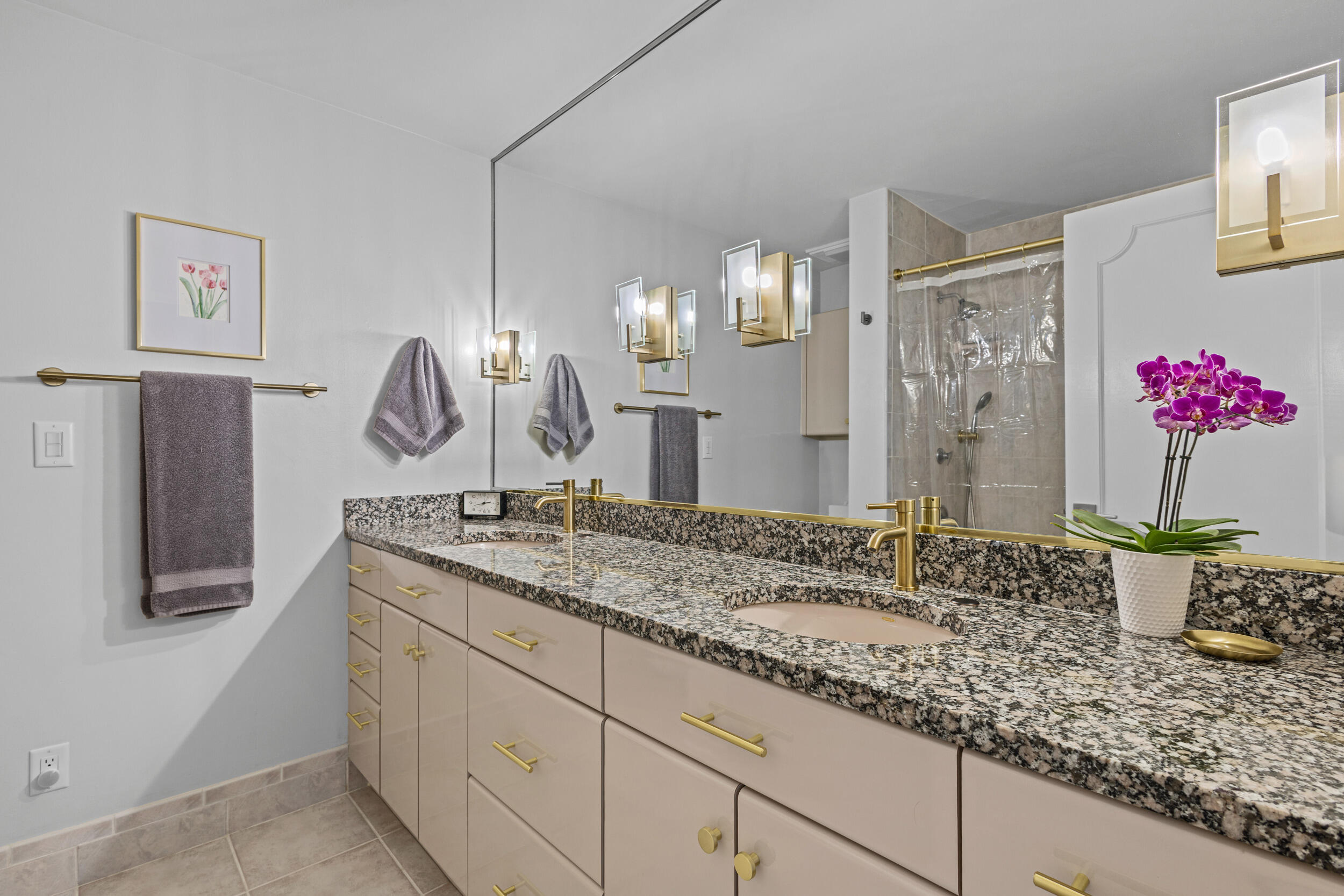 2525 South Shore Drive, Unit 14C Milwaukee, WI 53207 - Photo 41 of 58 39_img_9412