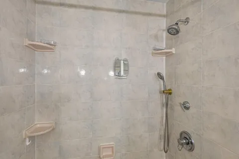 $308,000 | 2525 South Shore Drive, Unit 14C, Milwaukee, WI 53207