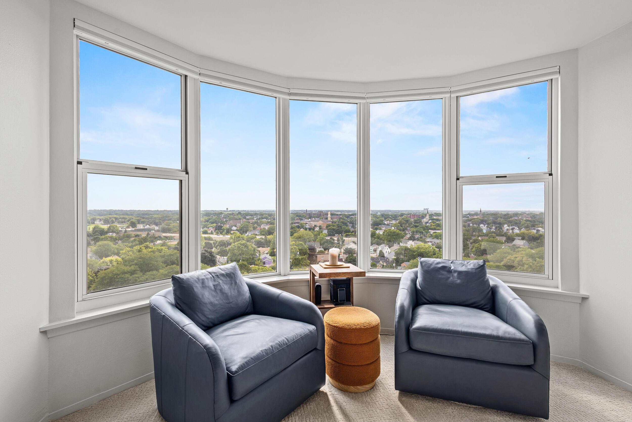 2525 South Shore Drive, Unit 14C Milwaukee, WI 53207 - Photo 45 of 58 44_img_9430