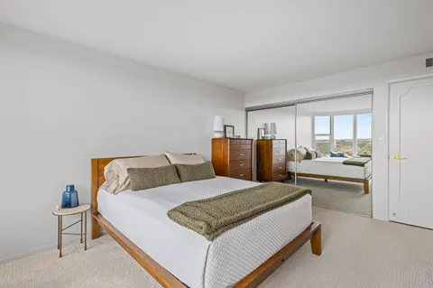 $308,000 | 2525 South Shore Drive, Unit 14C, Milwaukee, WI 53207